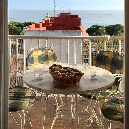 Apartment Sunshine With Great Sea View And Terrace In Malgrat de Mar